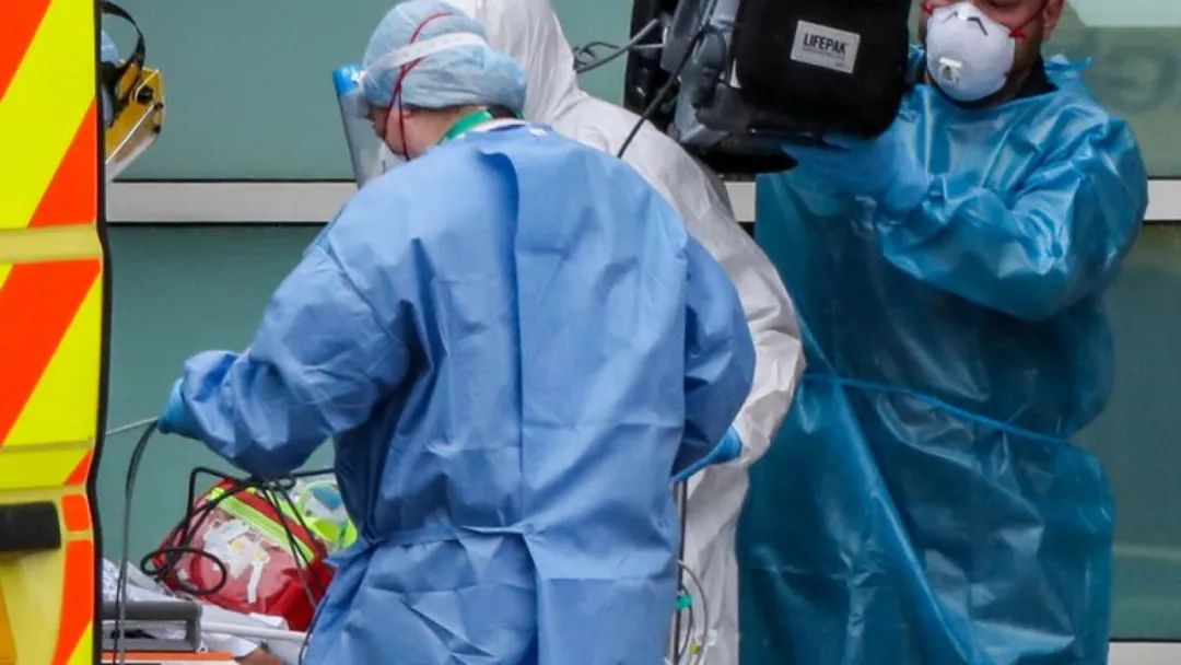 新冠患者跑出医院，恐慌、责任与反思