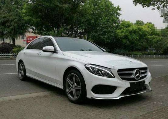 奔驰C260最新价格及落地成本解析,豪华入门车型值得入手吗? 奔驰C260最新价格及落地成本解析,豪华入门车型值得入手吗?