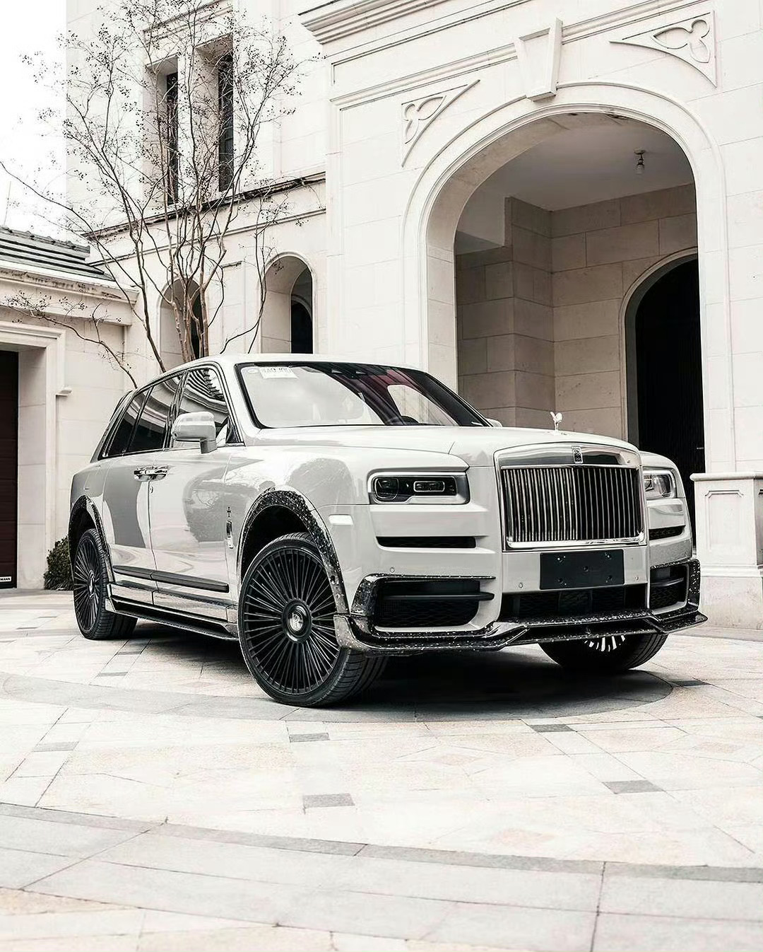 劳斯莱斯库里南2025款落地价解析，奢华SUV的终极代价