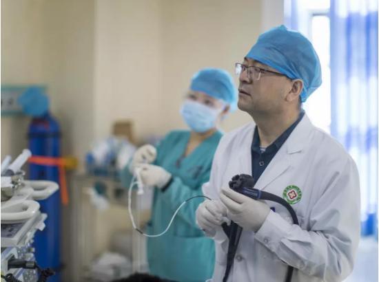 上海第六人民医院丁医生纪录片，用镜头记录医者仁心的温度