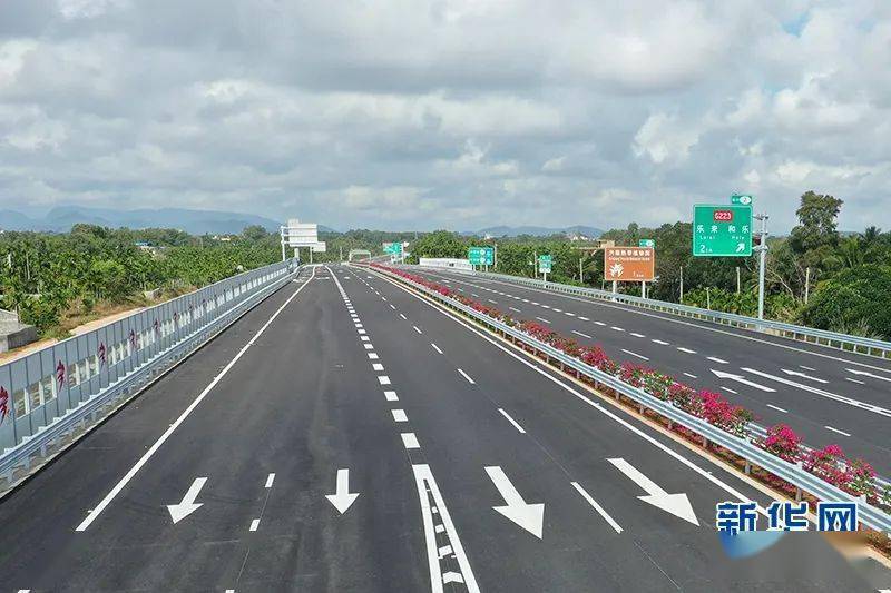 今年国庆节放假高速公路免费吗？2024年免费通行政策详解