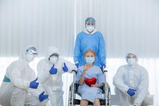 新冠重症能不能治好？医学进步带来希望与答案