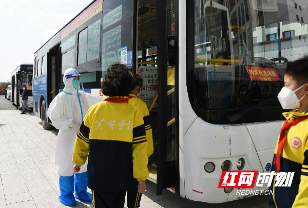 贵州疫情转运大巴侧翻，生命之痛与应急管理之思