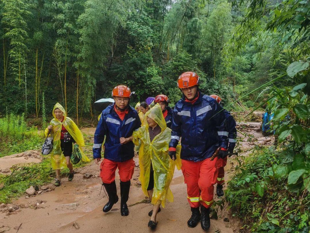 福建疫情再聚焦，31省新增本土确诊43例，精准防控与区域驰援并举