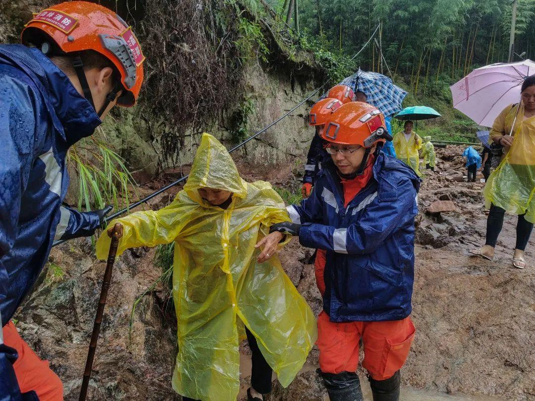 福建疫情再聚焦，31省新增本土确诊43例，精准防控与区域驰援并举