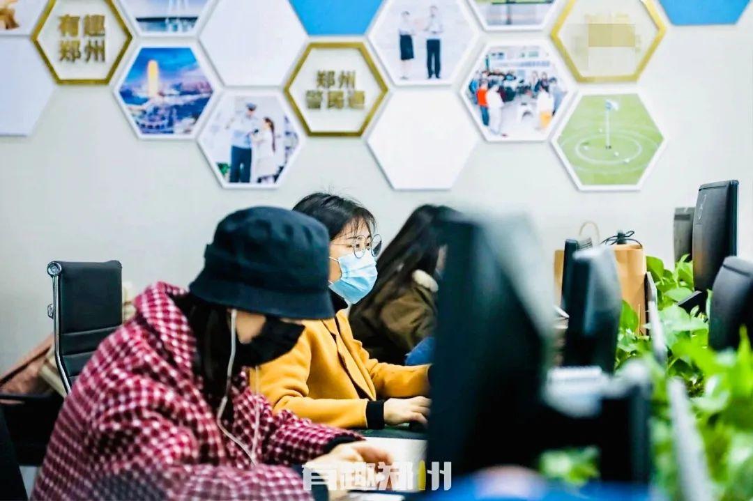 郑州解封，从静默到重启的城市记忆