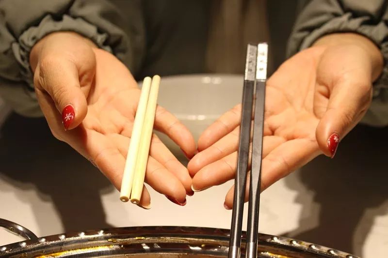 海底捞的筷子是一次性的吗?揭秘服务细节背后的环保考量 海底捞的筷子是一次性的吗?揭秘服务细节背后的环保考量