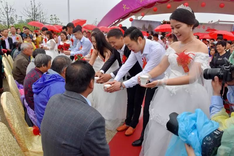 一场婚宴与一座城的防疫担当，郑州护士的非常赴宴