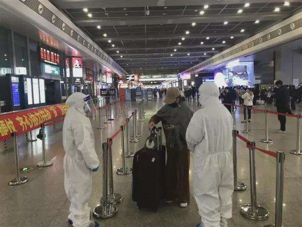 上海客运停运，何时恢复成焦点，市民出行如何应对？