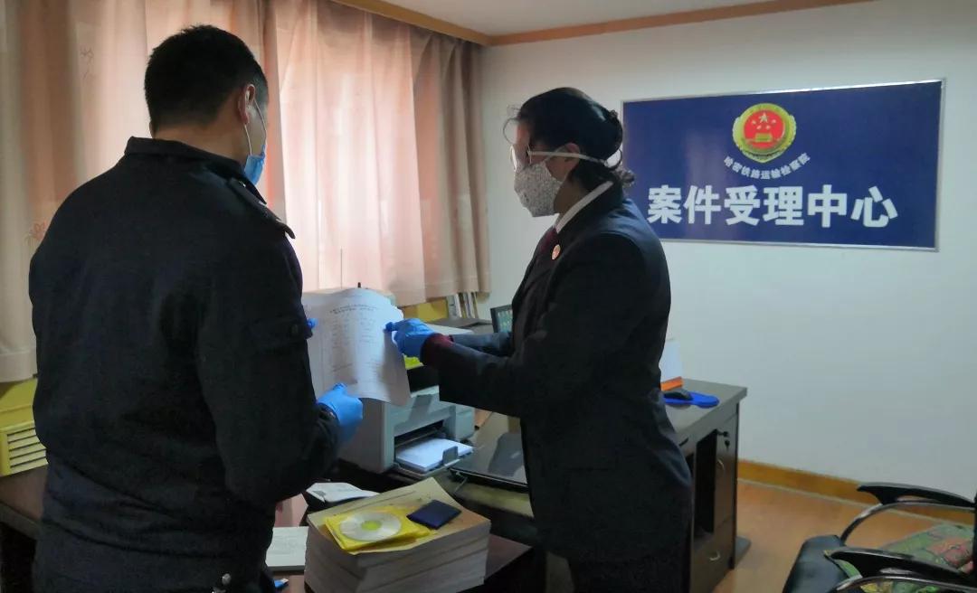 哈密疫情封控，特殊时期的坚守与挑战