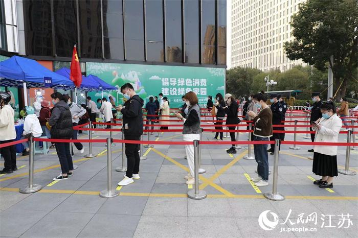 南京疫情封城情况，防控措施与市民生活的双重考验