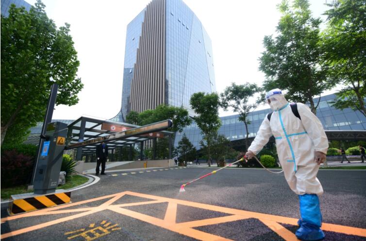 北京亦庄，疫情下的坚守与复苏