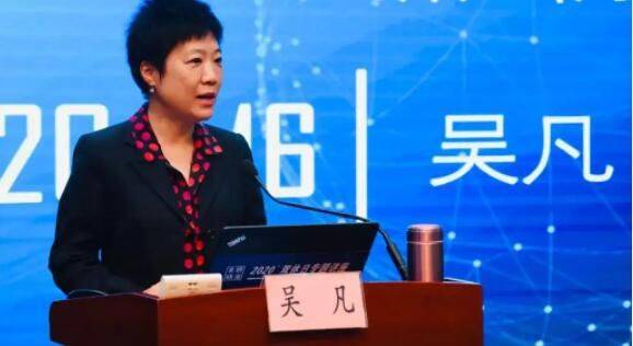 吴凡，上海疫情发布会上的理性之声与温情守护