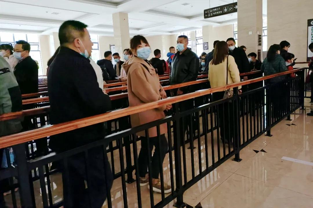 清明节高速免费吗？2021年政策回顾与出行提示