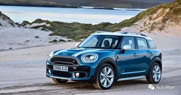 当经典邂逅未来，宝马MINI COOPER新能源，重塑都市出行新美学