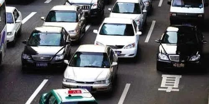 元旦假期高速免费通行，出行高峰提前预警