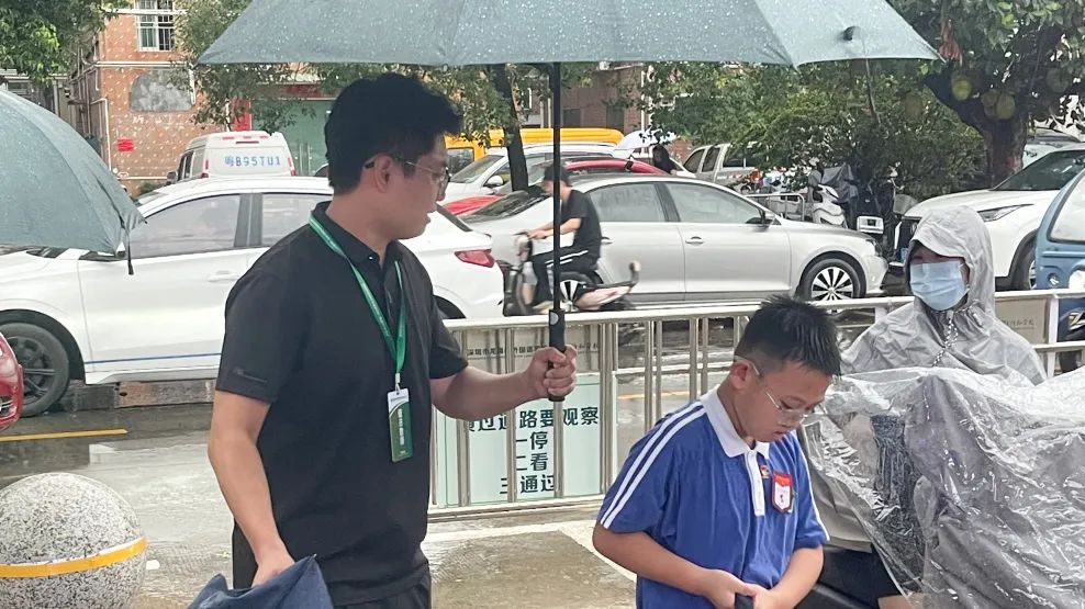 深圳全市停课,风雨中的守护与思考 深圳全市停课,风雨中的守护与思考