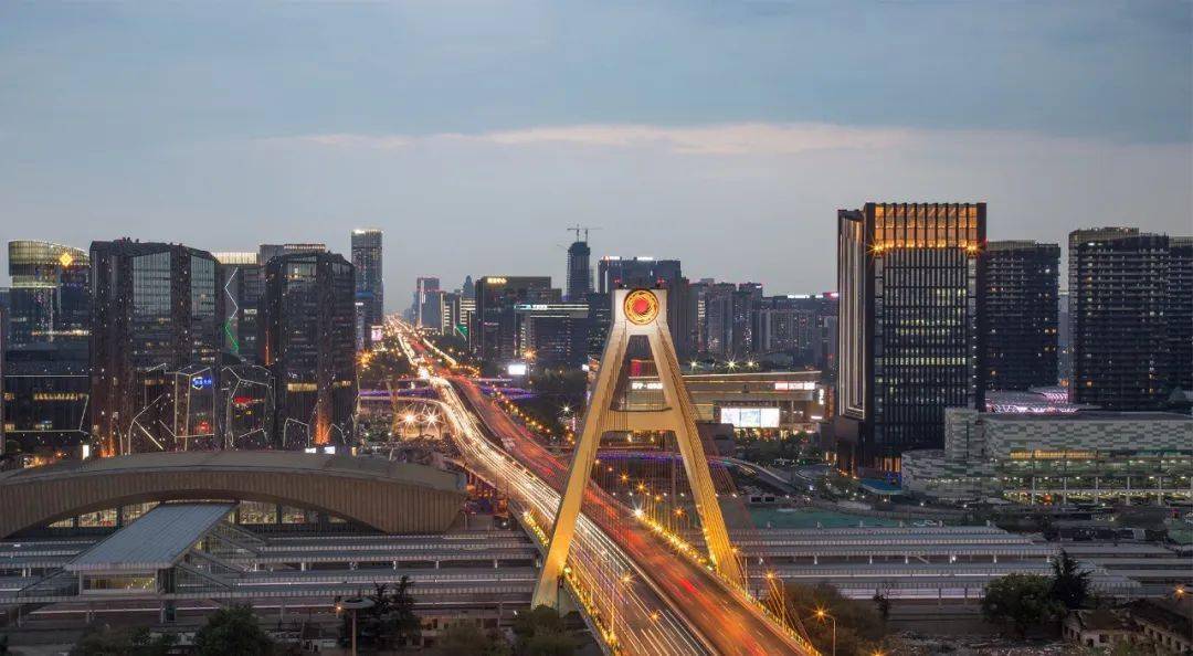 成都疫情根源，现代都市繁荣背后的治理挑战