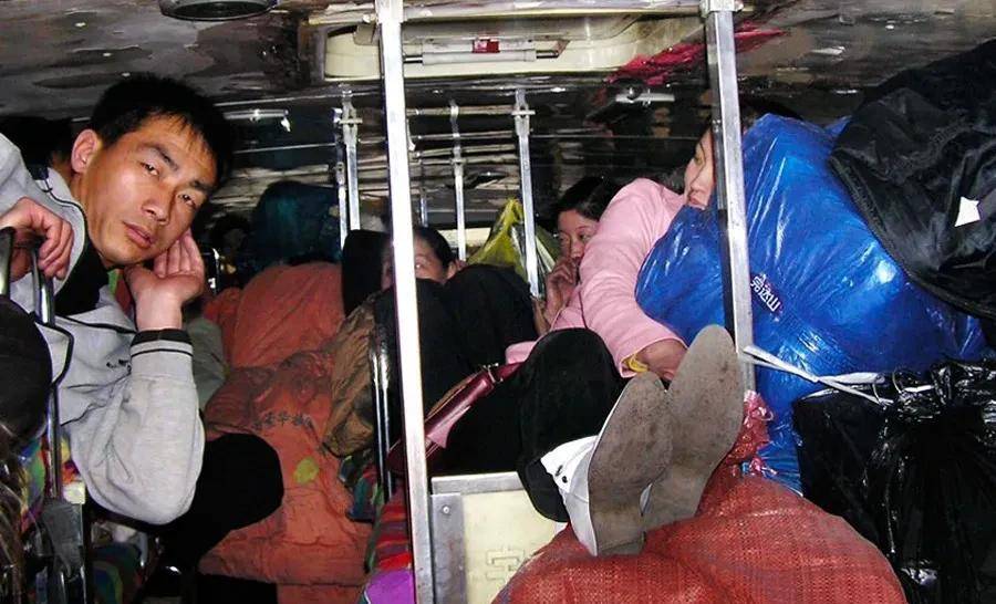 温州大巴，铁皮车厢里的流动人间