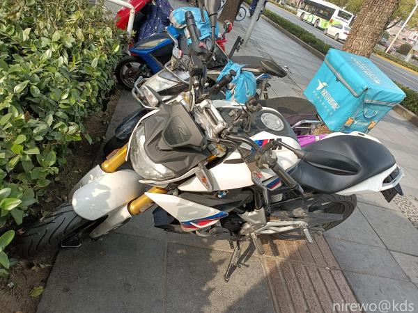 上海外牌摩托车，都市骑士的困境与抉择