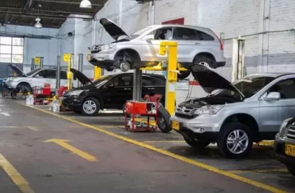 家庭小汽车年检新规出台，10年内仅需上线检测2次，车主迎来三大变化